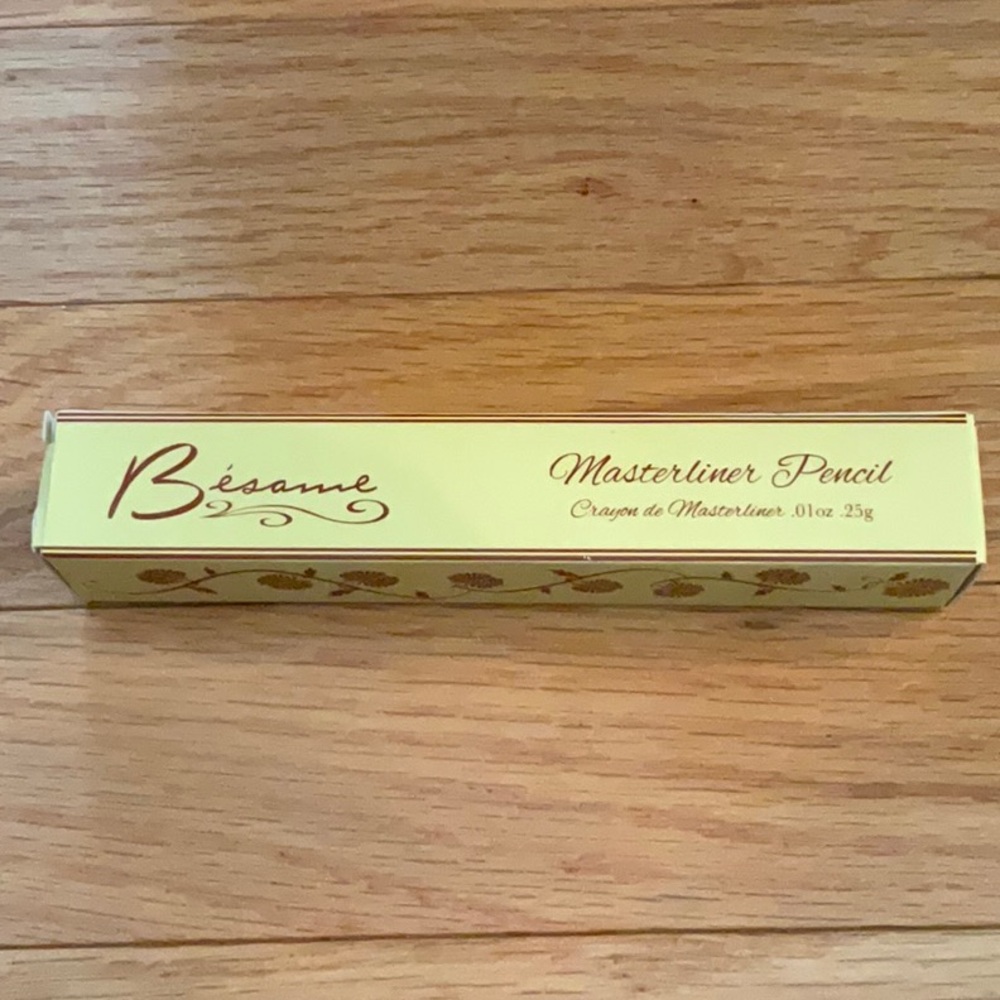 Besame Masterliner dual lip Pencil